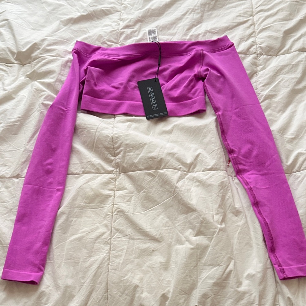 Alphalete Halley Long Sleeve Crop Top in Gliese